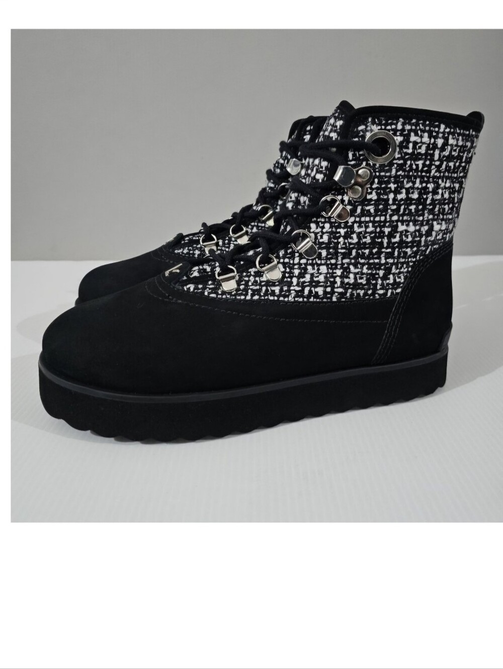 Larroude Vail Hiking Ankle Boot Womens 7 Black White Tweed Leather Platform
